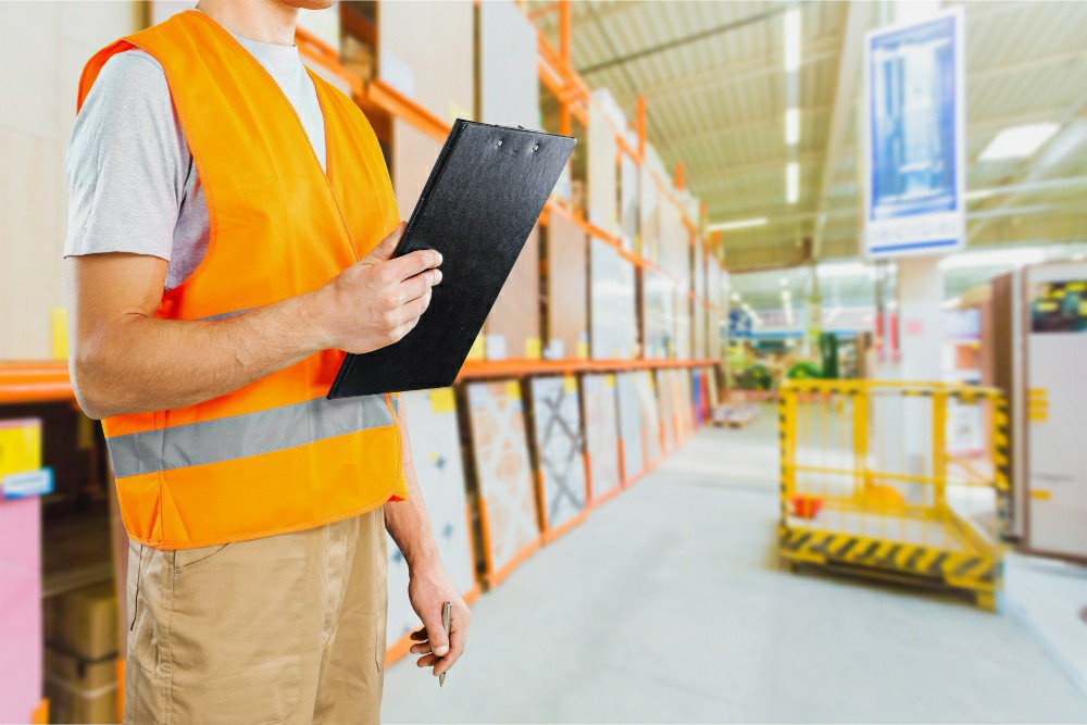 Essential Manual Handling Skills for Retail Workers... - Manual Handling Training UK