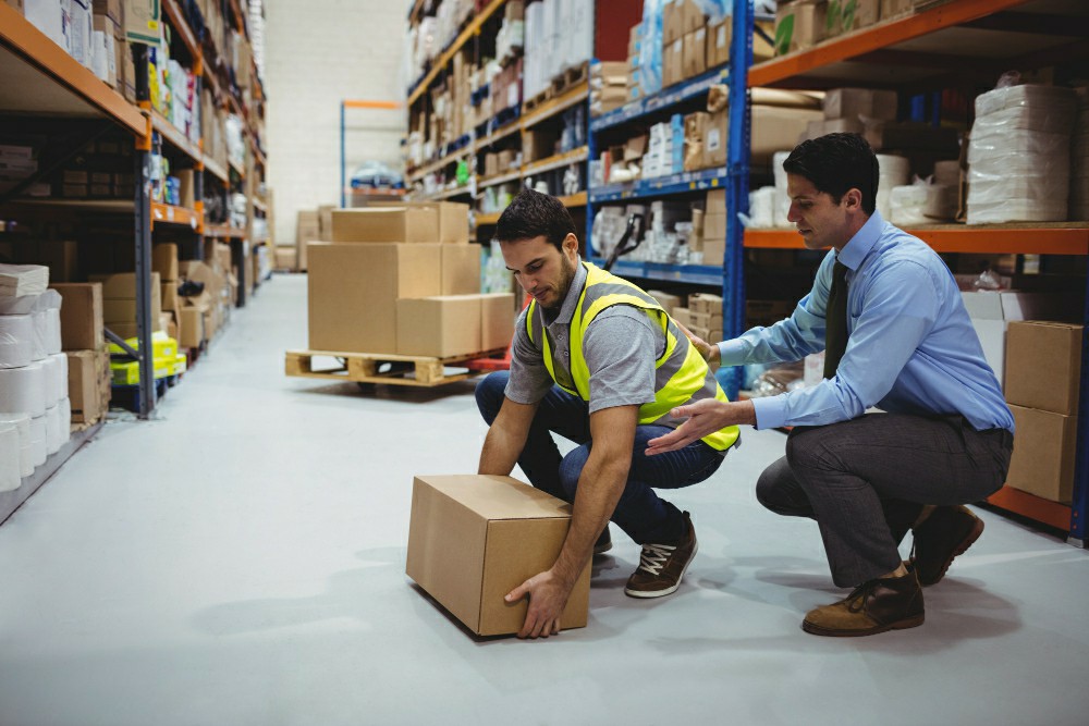 Manual Handling Techniques for Maintenance Workers... - Manual Handling Training UK