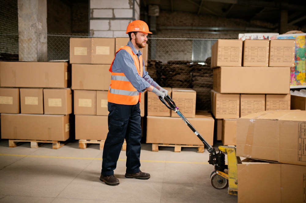 Manual Handling Techniques for Hospitality Management... - Manual Handling Training UK