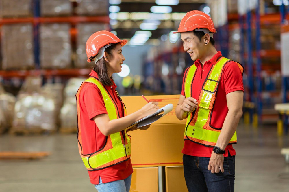 Choosing the Right Manual Handling Course Online for Your Career in the UK - Manual Handling Training Article