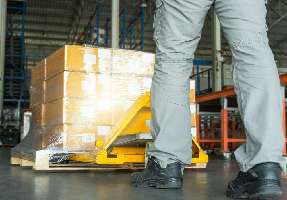 Essential Guide to Online Manual Handling Training Certification in the UK - Manual Handling Training Article