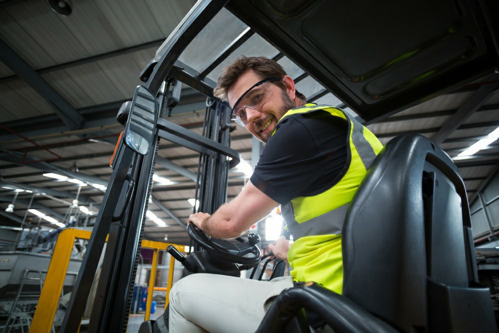 Elevate Your Workplace Safety with Online Manual Handling Training in the UK - Manual Handling Training Article