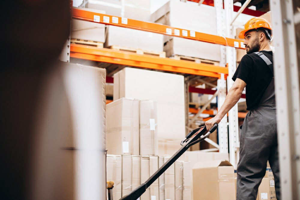 Maximizing Workplace Safety: Free Online Training Resources for British Workers - Manual Handling Training Article