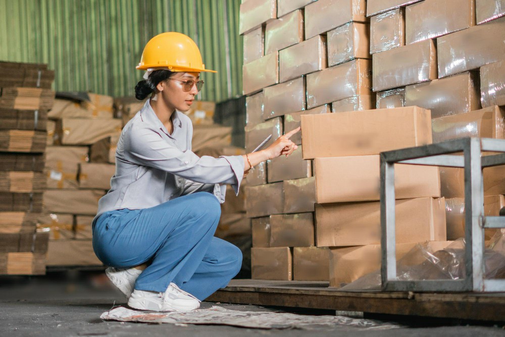 Navigating Workplace Safety: Free Online Training Opportunities in the UK - Manual Handling Training Article