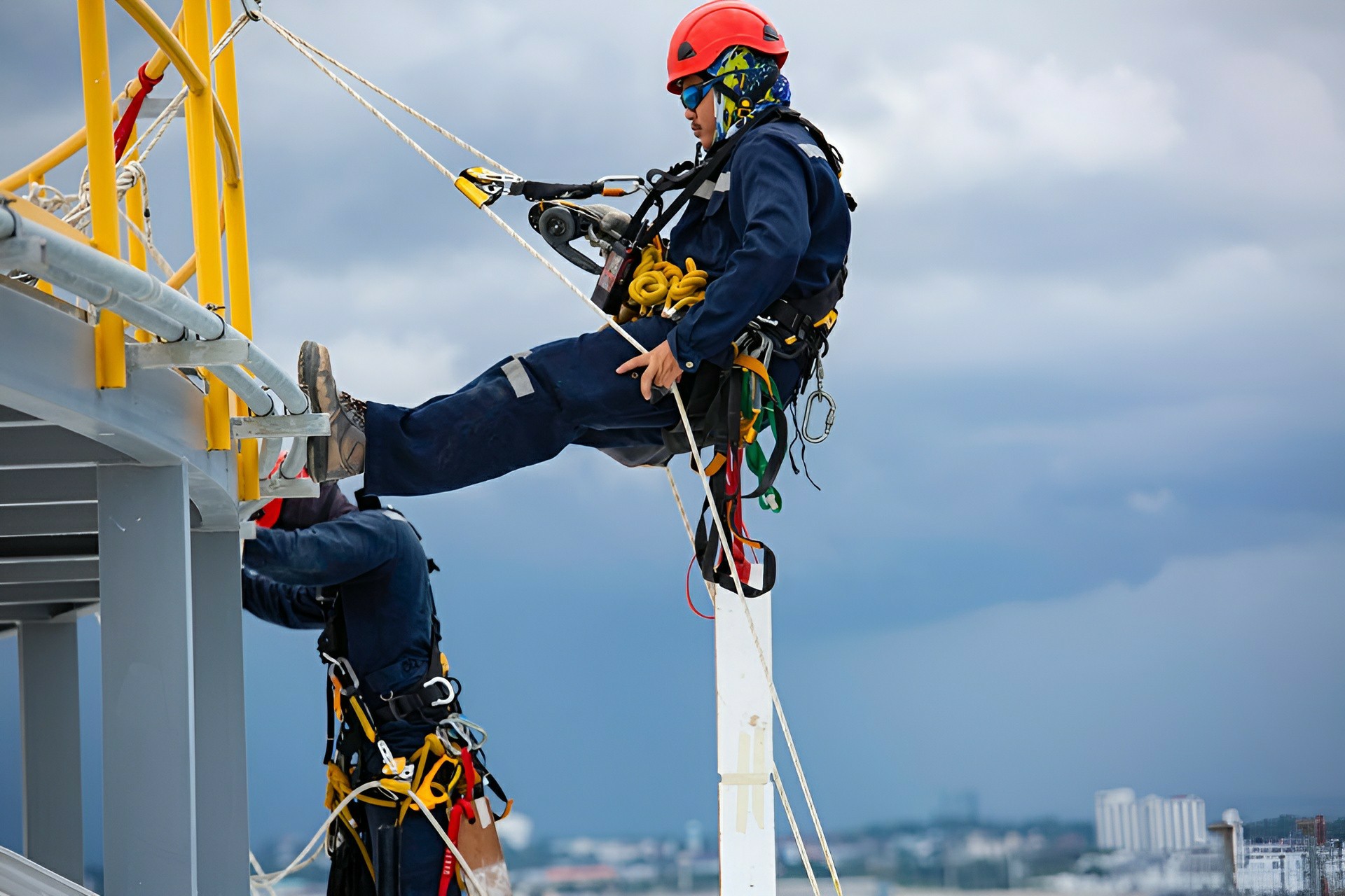 Common Pitfalls in Working at Heights: Mistakes to Avoid... - Manual Handling Training UK