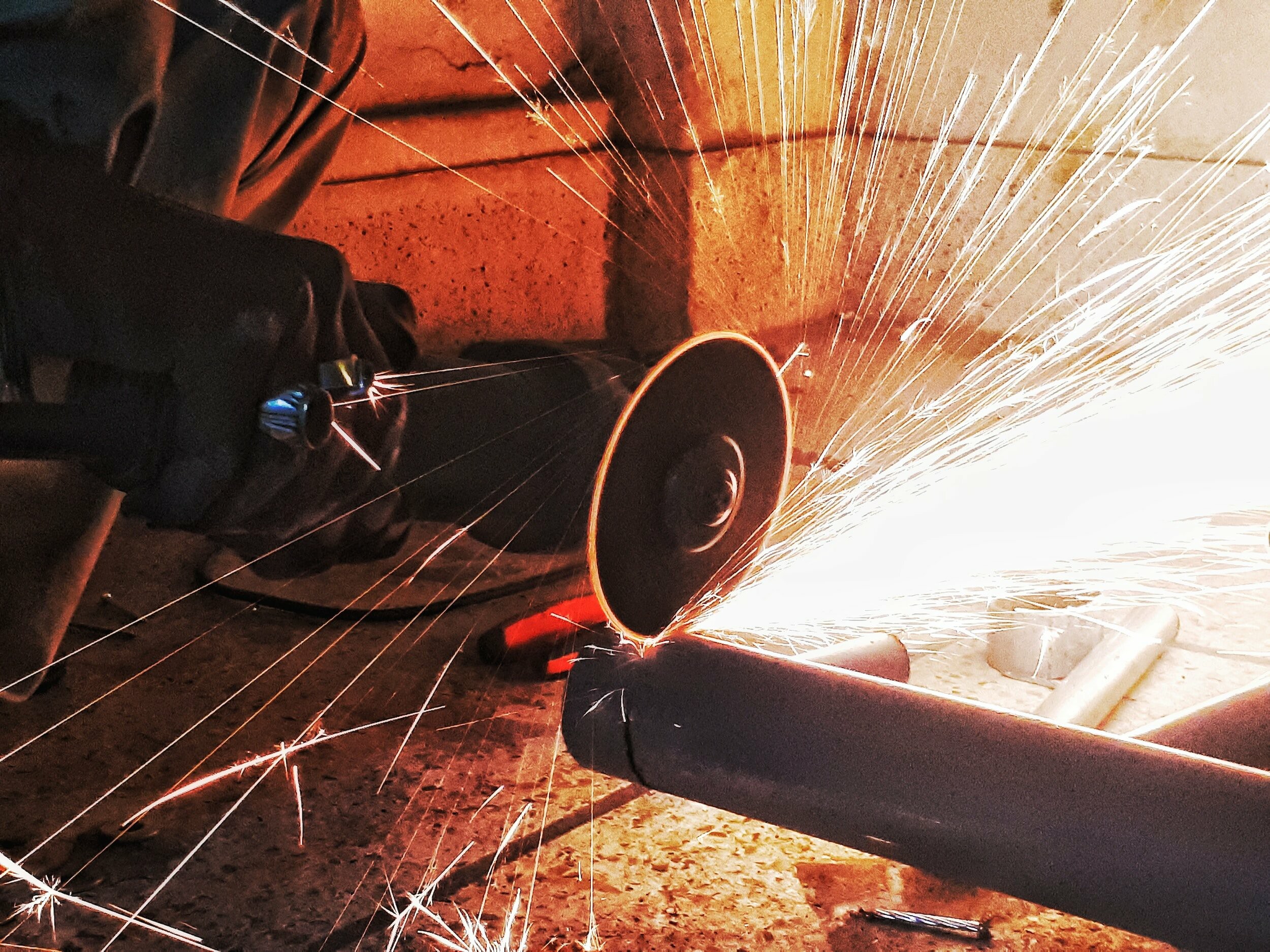 Navigating Abrasive Wheels Training: Online vs. In-Person Options in the UK - Manual Handling Training Article