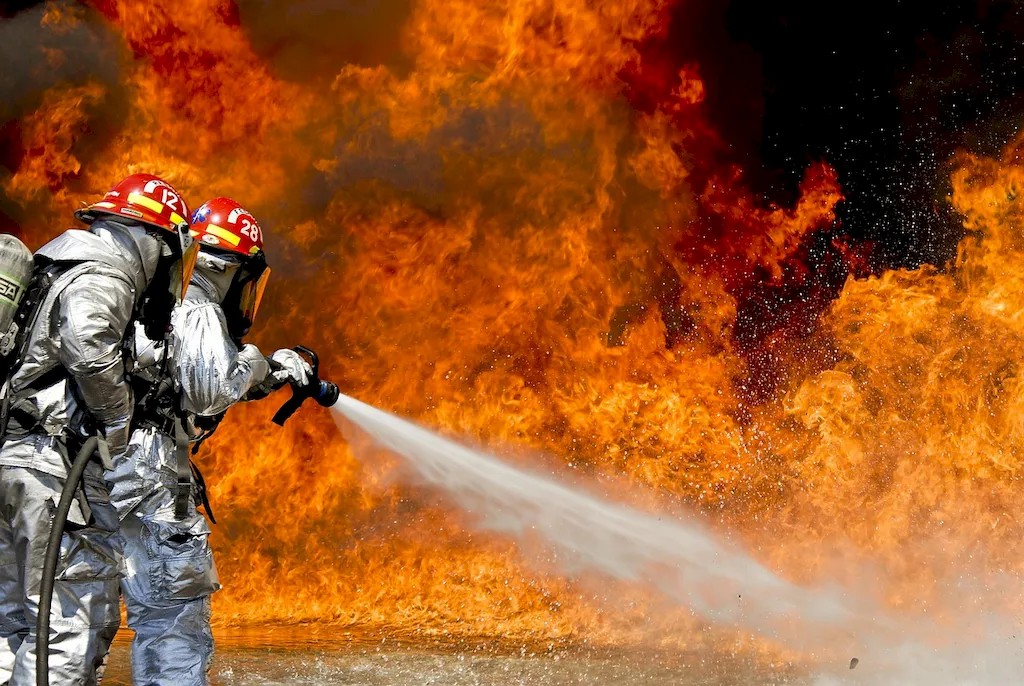 Essential Fire Warden & Fire Marshal Certification for... - Manual Handling Training UK