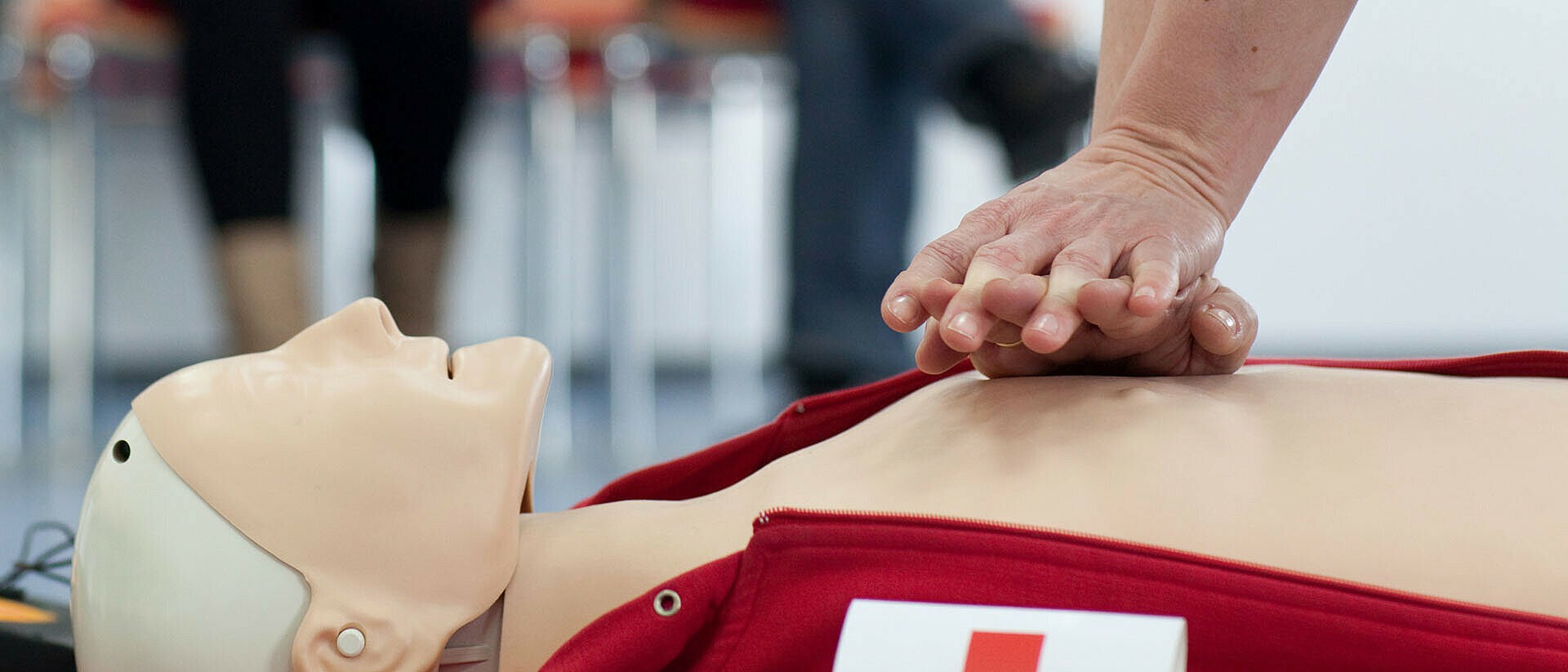 Maximize Employee Safety with Essential First Aid & CPR... - Manual Handling Training UK