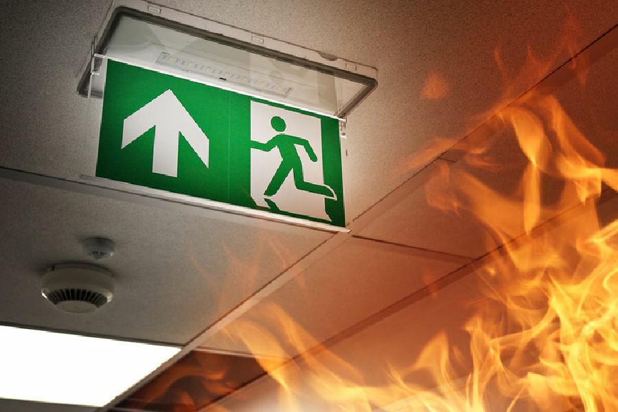 Elevate Workplace Safety with Online Fire Extinguisher Certification in the UK - Manual Handling Training Article