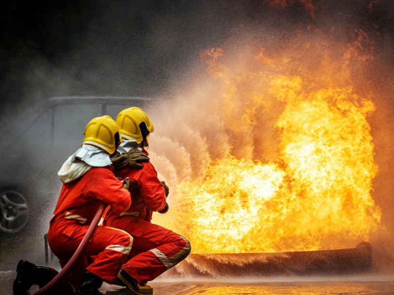 Transform Your Workplace Safety: The Ultimate Guide to Online Fire Extinguisher Training in the UK - Manual Handling Training Article